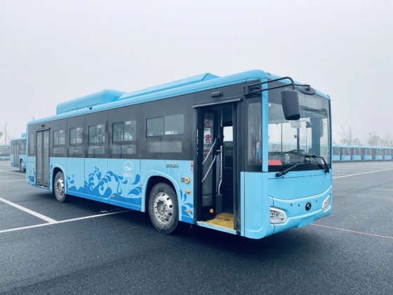 20 unidades de ônibus de nova energia de fibra de carbono king long começam a operar em zhejiang
