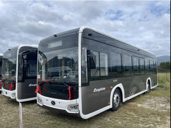 52 unidades de ônibus king long BMT entregues em fuzhou
