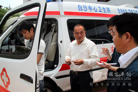 Kinglong Light Buses para servir os centros de saúde rurais de Fujian