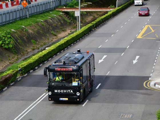 A estreia do ônibus autônomo King Long no campus de Cingapura
